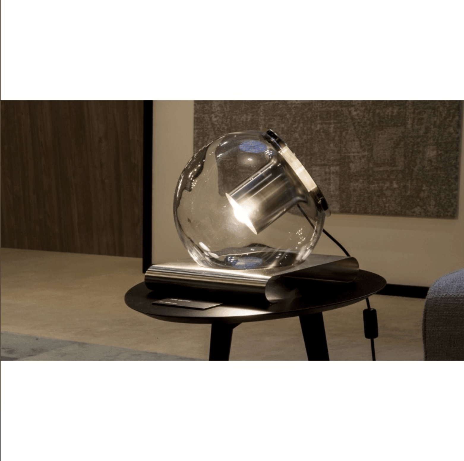 the globe - LoriaDesign