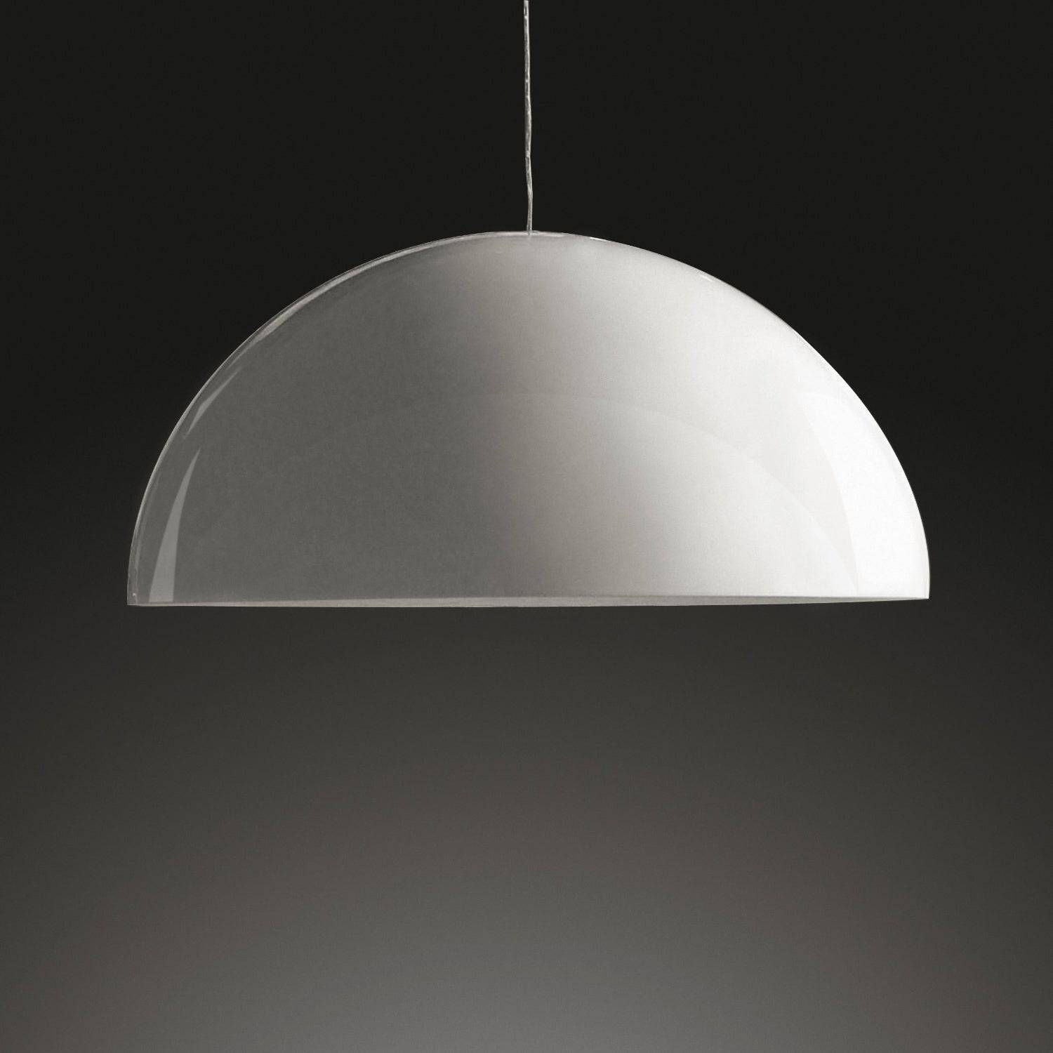 Minimalist close-up of the Oluce Sonora Pendant Light – Timeless Italian lighting design.